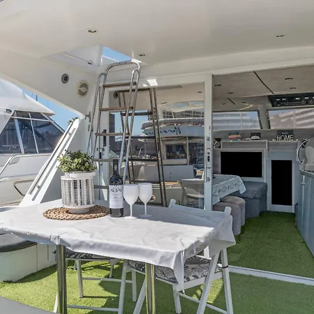 Πλωτό κατάλυμα Barco Muy Romantico Con Parking