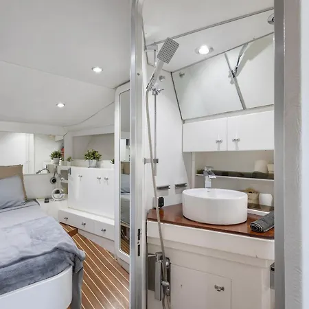 Πλωτό κατάλυμα Barco Muy Romantico Con Parking