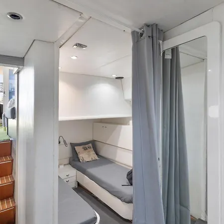 Barco Muy Romantico Con Parking Hotel en barco