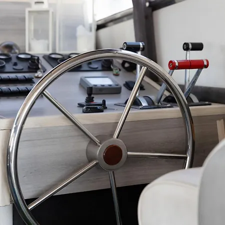 Barco Muy Romantico Con Parking Botel Barcelona