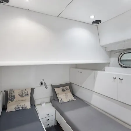 Barco Muy Romantico Con Parking * Barcelona